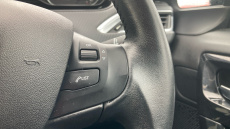 Peugeot 208 1.2 PureTech 82 Signature 5dr [Start Stop] Petrol Hatchback